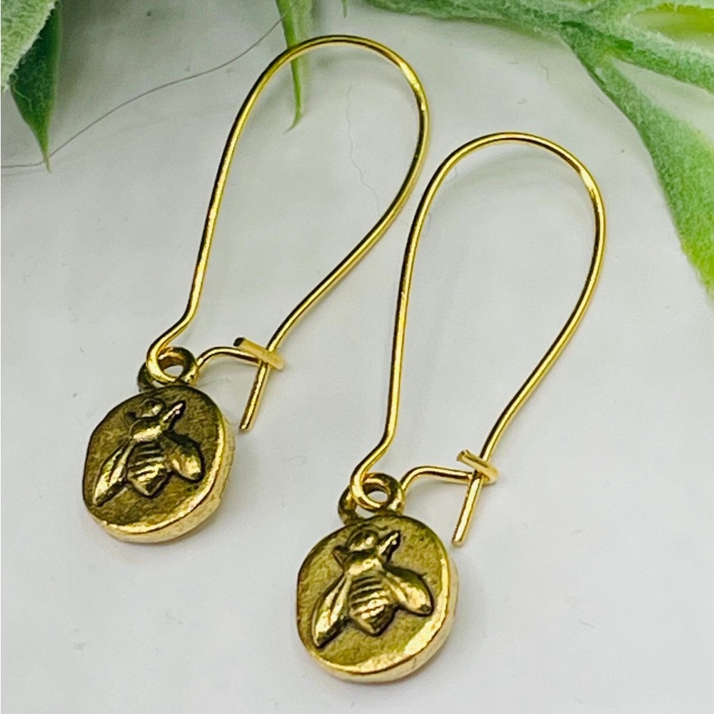 Itsy Bumblebee Earrings Gold stainless